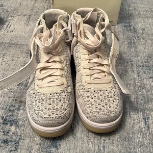 Nike Air Force 1 high top fly knit size 9 white